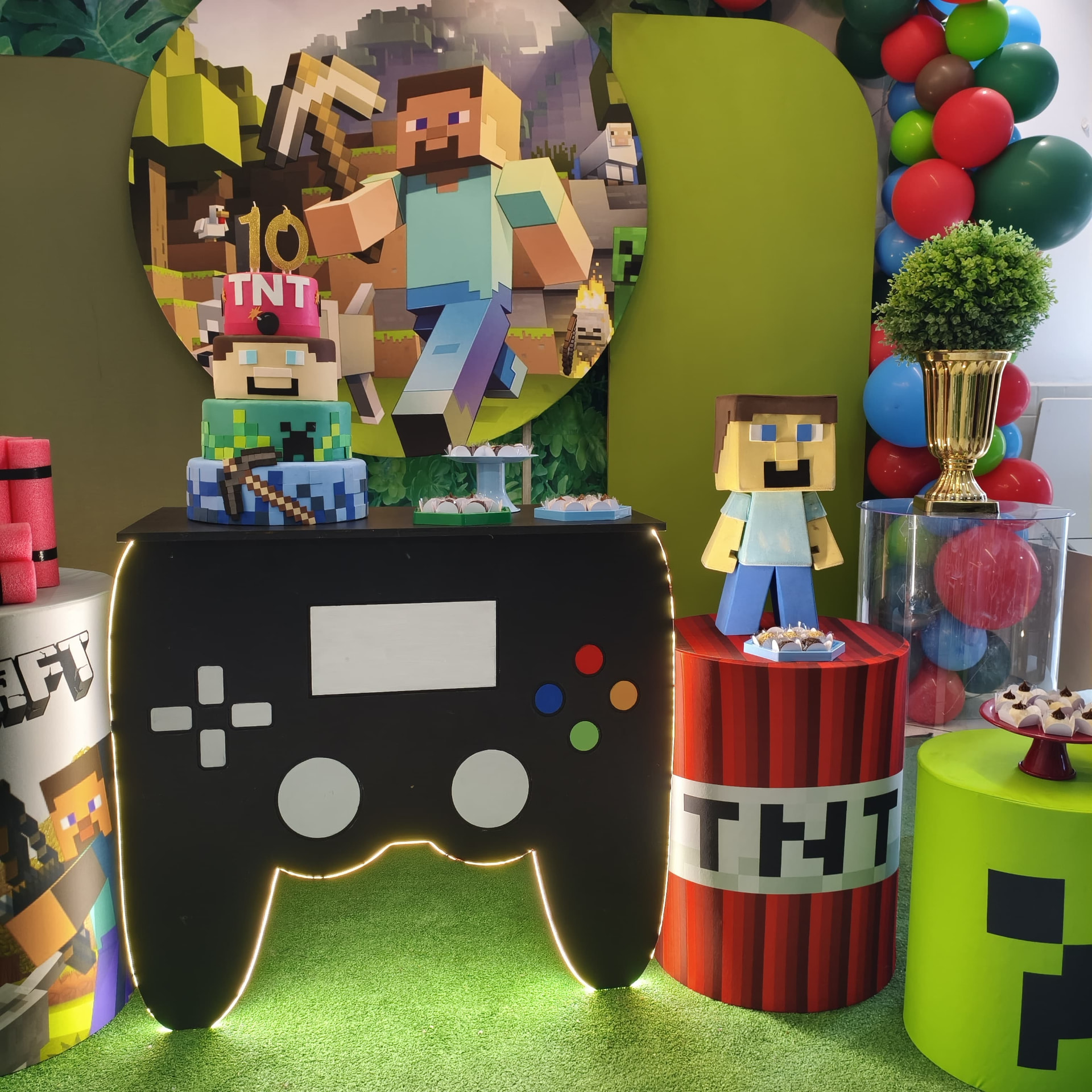 Decoração de aniversário tema Minecraft